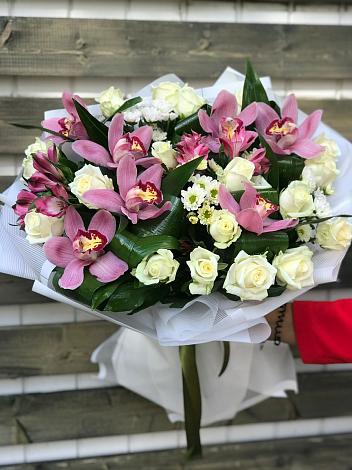 Букет цветов из: Розы и Хризантемы в Богандинском