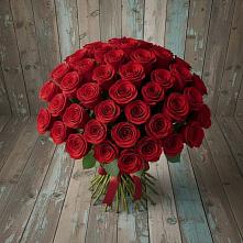 Букет 55 Красных роз Фридом #REPLACE_PRED# Богандинском