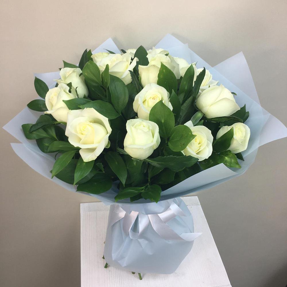 Букет 15 Белых роз Проуд в Богандинском