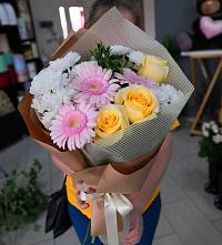 Букет цветов из:  Герберы, Розы и Хризантемы в Богандинском