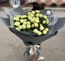 Букет Белые кустовые розы Солинеро в Богандинском