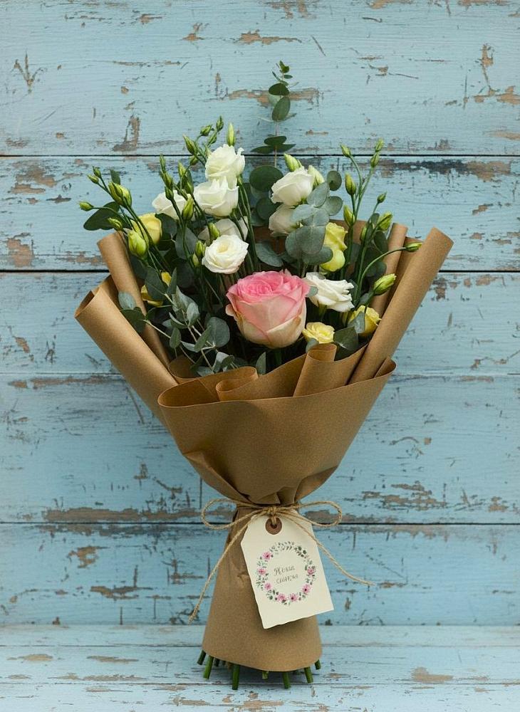 Букет цветов из: Розы и Лизиантусы в Богандинском