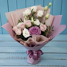 Букет цветов из:  Розы и Лизиантусы в Богандинском