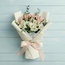 Букет цветов из:  Альстромерии в Богандинском