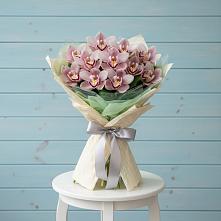 Букет цветов из:  Орхидеи и Розы #REPLACE_PRED# Богандинском