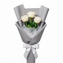 Букет 3 белые розы в Богандинском