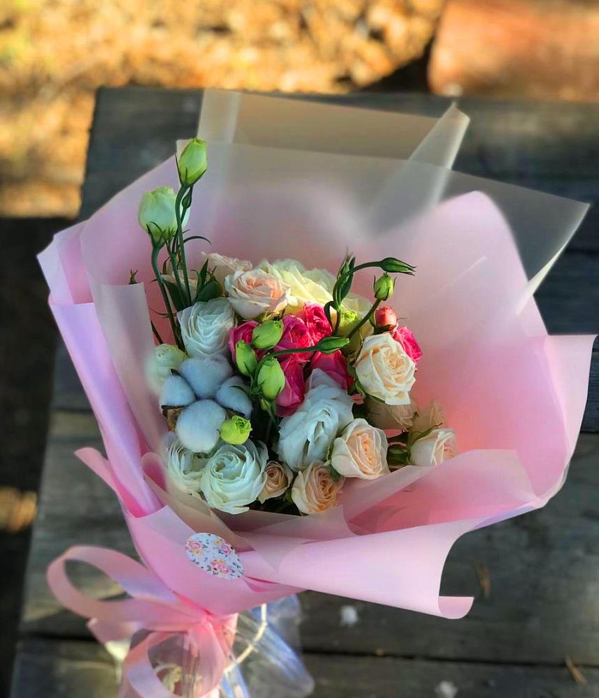 Букет цветов из: Розы и Лизиантусы в Богандинском