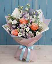 Букет цветов из:  Лизиантусы, Розы, Альстромерии и Гипсофила в Богандинском