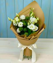 Букет цветов из:  Хризантемы и Лизиантусы в Богандинском