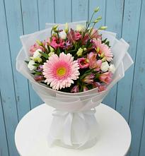 Букет цветов из:  Герберы, Альстромерии и Лизиантусы в Богандинском