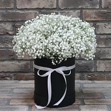Цветочная композиция из Гипсофила в шляпной коробке в Богандинском