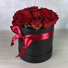 Цветочная композиция из Розы в шляпной коробке в Богандинском