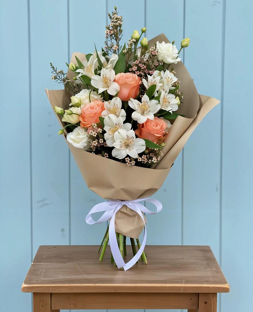 Букет цветов из: Альстромерии, Лизиантусы, Розы и Хризантемы в Богандинском