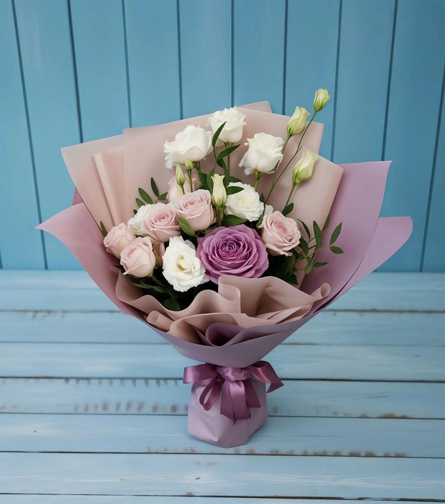 Букет цветов из: Розы и Лизиантусы в Богандинском